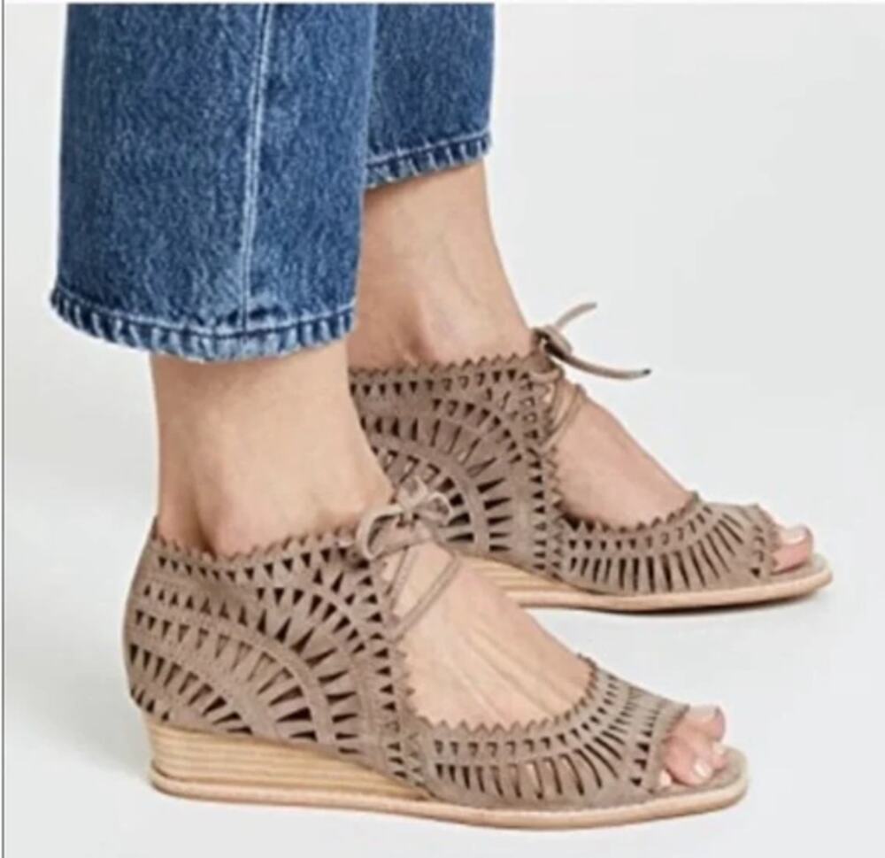 Jeffrey Campbell Espejo NWOB Taupe Perforated Suede Lace-Up Low Wedge Sandals 7